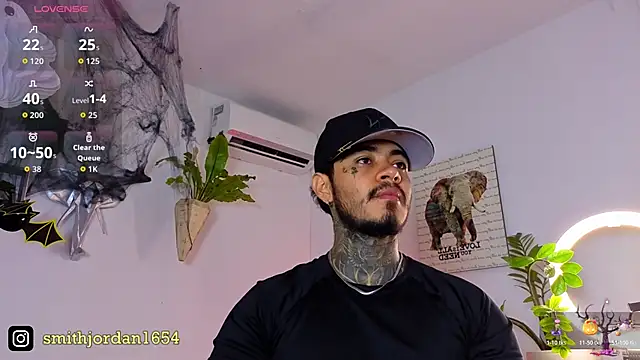 JordanSmiith  online show from October 30, 9:33 pm