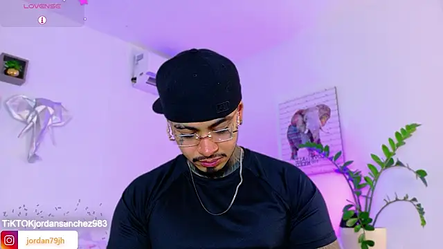 JordanSmiith  online show from March 25, 8:08 pm