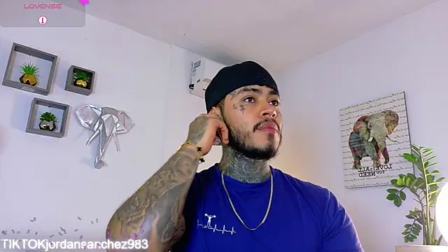 JordanSmiith  online show from February 26, 9:26 pm