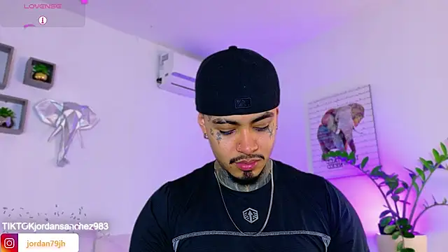 JordanSmiith  online show from March 23, 9:47 pm