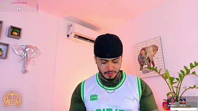 JordanSmiith  online show from June 27, 8:26 pm
