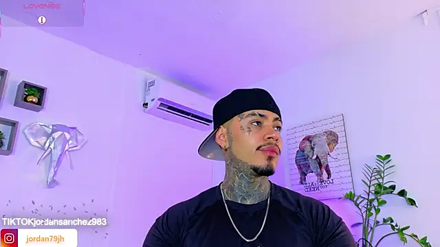 JordanSmiith  online show from April 23, 9:27 pm