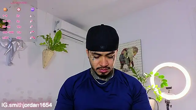 JordanSmiith  online show from November 25, 7:58 pm