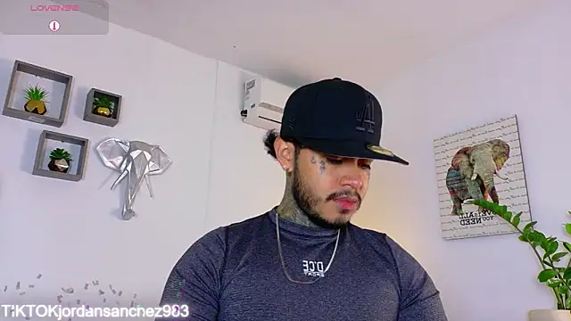 JordanSmiith  online show from February 6, 8:27 pm