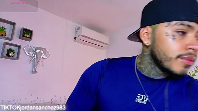 JordanSmiith  online show from February 13, 8:09 pm