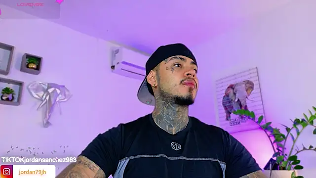 JordanSmiith  online show from March 15, 1:51 pm