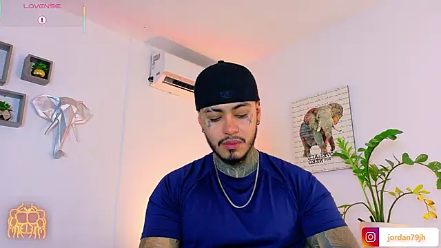 JordanSmiith  online show from July 6, 8:44 pm