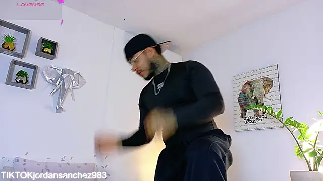 JordanSmiith  online show from February 27, 10:31 pm