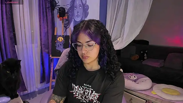 witchviolet online show from March 10, 1:31 am