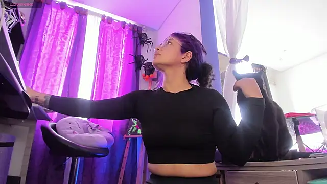 witchviolet online show from April 18, 8:09 pm