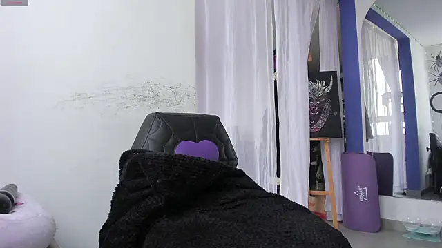 Snapshot of witchviolet chatting on March 9, 5:39 pm witchviolet online show from March 9, 5:39 pm