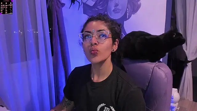 witchviolet online show from December 1, 3:29 am