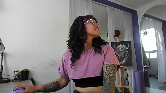 Snapshot of witchviolet chatting on March 3, 10:42 pm witchviolet online show from March 3, 10:42 pm