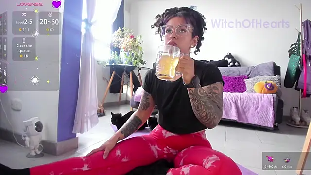 witchviolet online show from January 18, 7:28 pm