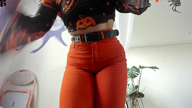 witchviolet online show from October 30, 7:55 pm