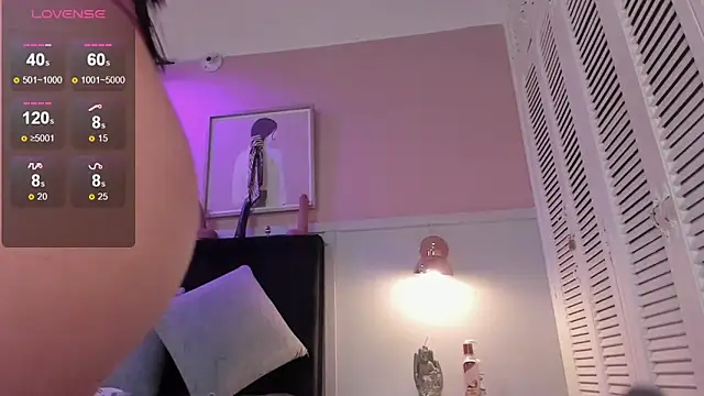 chloe watson  online show from October 31, 7:54 pm