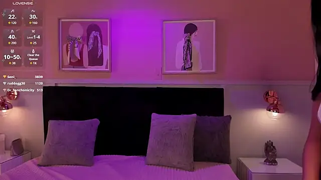 chloe watson  online show from March 11, 8:03 pm