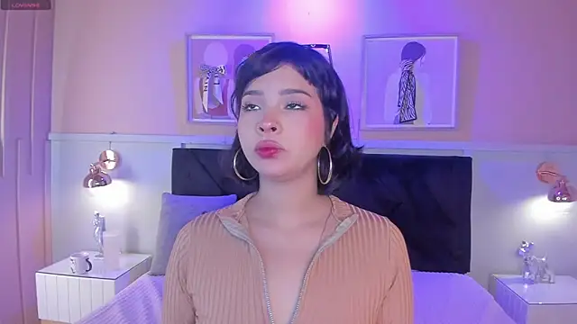 chloe watson  online show from June 9, 5:14 pm