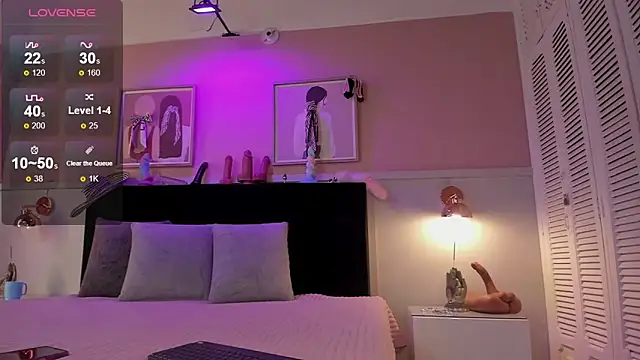 Snapshot of chloe_watson_ chatting on September 12, 7:35 pm chloe watson online show from September 12, 7:35 pm