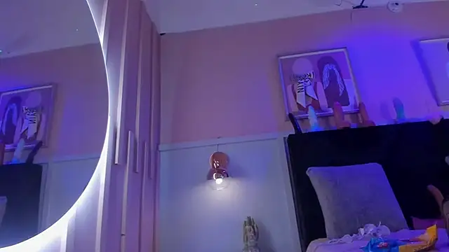 chloe watson  online show from December 20, 7:39 pm