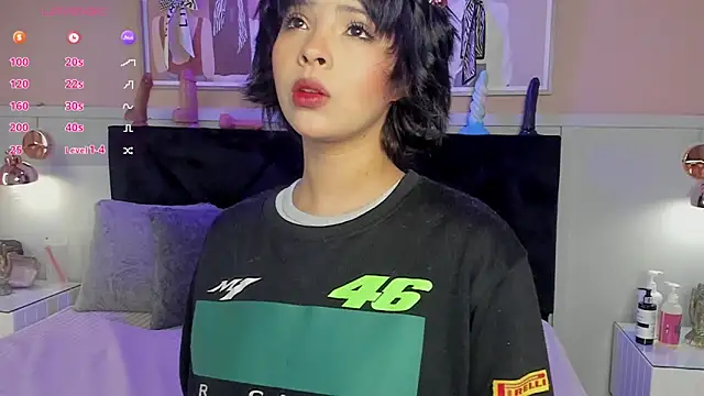 chloe watson  online show from February 20, 4:31 pm