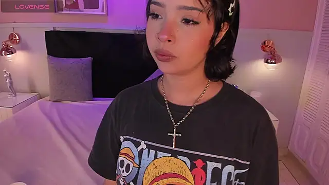 chloe watson  online show from May 20, 7:33 pm