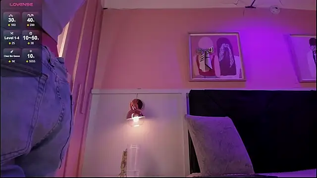 chloe watson  online show from February 26, 8:09 pm