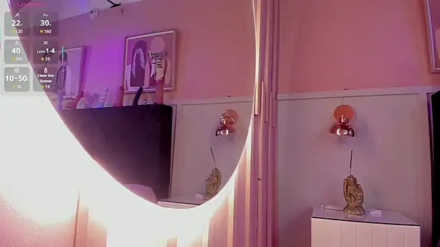 chloe watson  online show from November 15, 7:07 pm