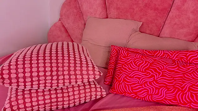 eva daemon online show from April 9, 12:00 pm