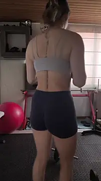 Snapshot of ssara_miranda chatting on June 4, 3:49 pm ssara miranda online show from June 4, 3:49 pm