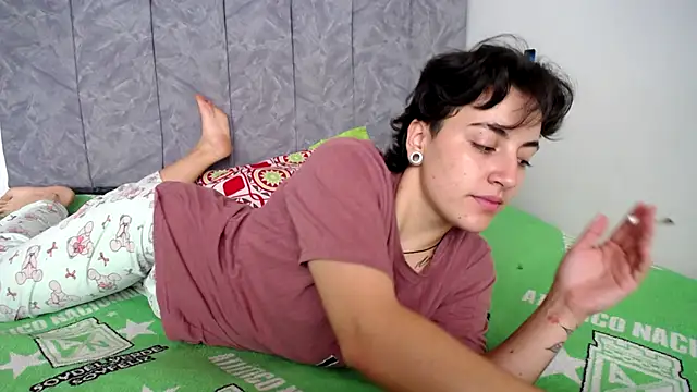 linda 33 online show from November 28, 2:50 pm