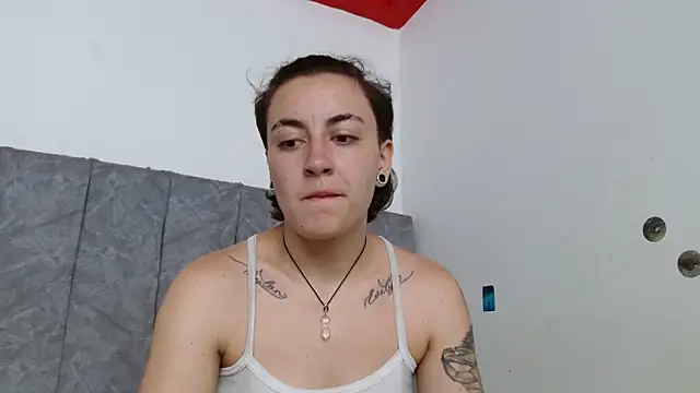 linda 33 online show from November 20, 6:30 pm