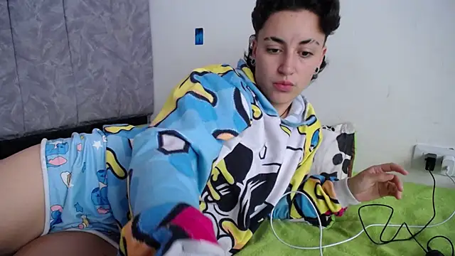 linda 33 online show from December 4, 8:08 pm