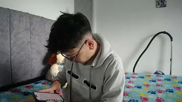 Snapshot of linda_33 chatting on March 19, 3:12 pm linda 33 online show from March 19, 3:12 pm