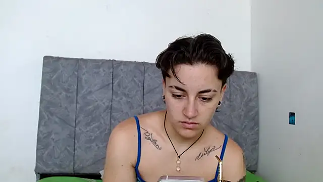 linda 33 online show from November 7, 1:48 pm