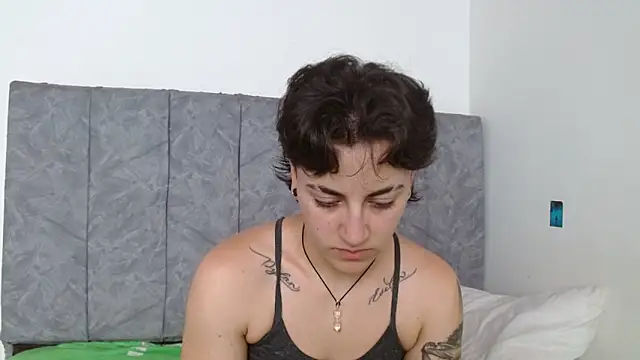 linda 33 online show from November 5, 6:44 pm