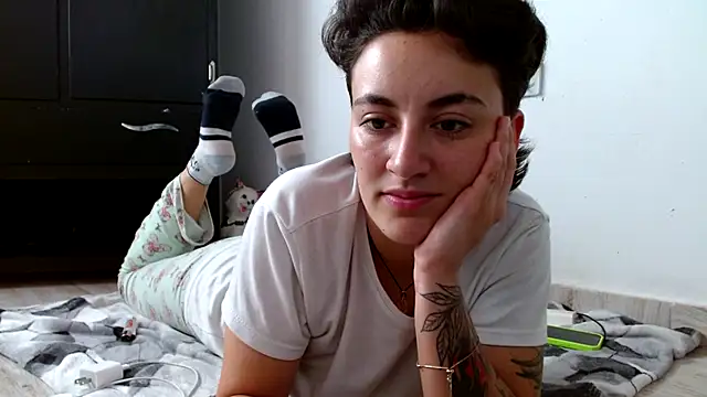 linda 33 online show from October 17, 8:43 pm