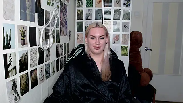 CapriScorpion online show from November 2, 4:45 pm