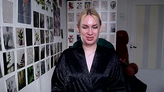 CapriScorpion online show from April 16, 1:23 pm