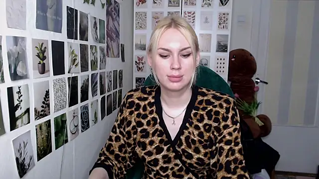 CapriScorpion online show from May 4, 1:03 pm