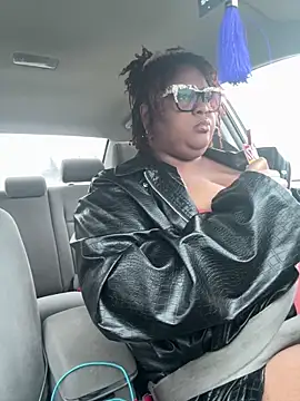 kweenxkarma online show from December 20, 11:05 pm