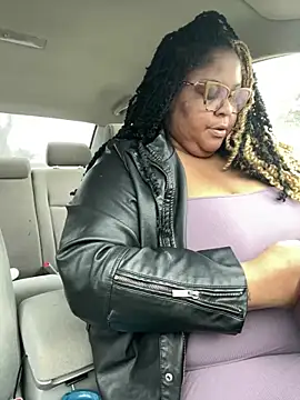 kweenxkarma online show from March 13, 1:32 am