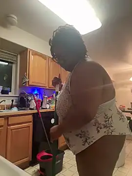 kweenxkarma online show from December 25, 11:22 am