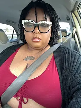 kweenxkarma online show from November 1, 12:39 am