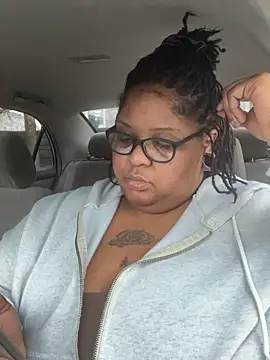 kweenxkarma online show from September 25, 1:11 am