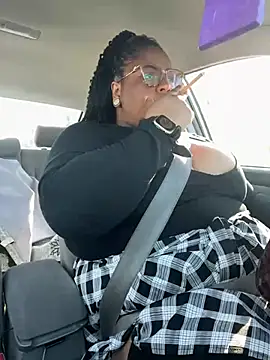 kweenxkarma online show from March 21, 8:40 pm