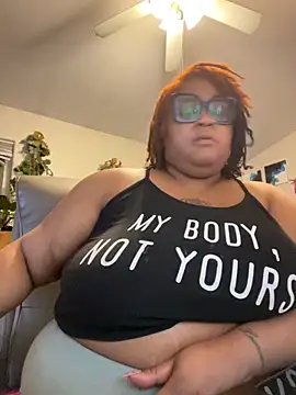 kweenxkarma online show from November 25, 8:14 am