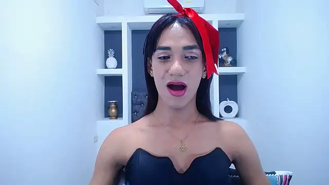 Snapshot of KatrinaQueen1 chatting on March 18, 3:12 pm KatrinaQueen1 online show from March 18, 3:12 pm