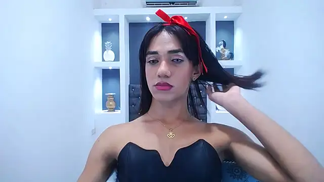 Snapshot of KatrinaQueen1 chatting on March 18, 6:17 pm KatrinaQueen1 online show from March 18, 6:17 pm