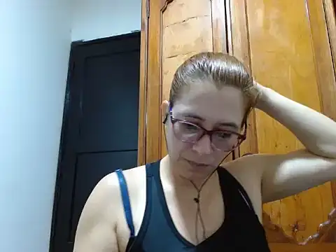 Snapshot of mademonsexy chatting on June 6, 10:15 pm mademonsexy online show from June 6, 10:15 pm